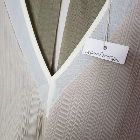 Pink Martini NWT Sleeveless Beige Green Asymmetrical Ribbed V-neck Top - Picture 4 of 15